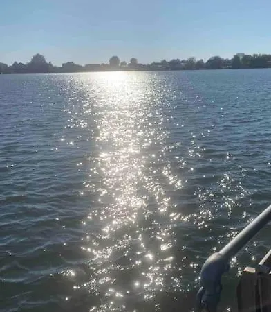 Huisbootje Waar Je Ook Mee Mag Varen Botel Veen