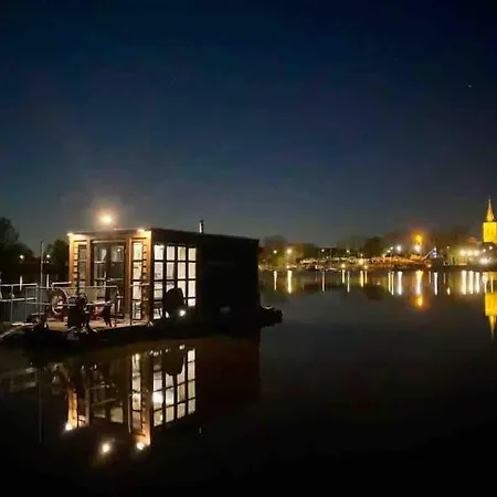 Botel Huisbootje Waar Je Ook Mee Mag Varen *